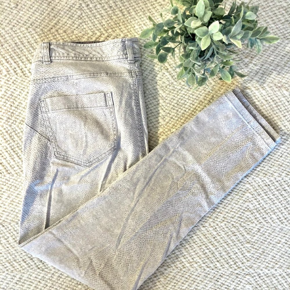 Calvin Klein White & Gray Muted Snakeskin Pants 12